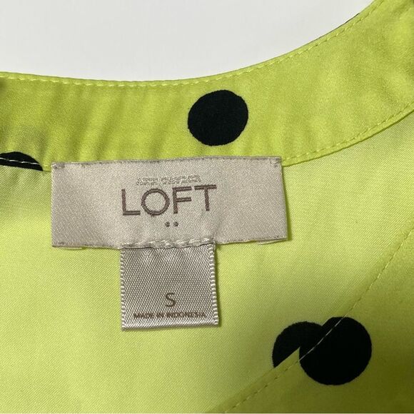 Loft Lime Green Polka Dot Sleeveless Pintuck Blouse Women's Size Small - Picture 14 of 14